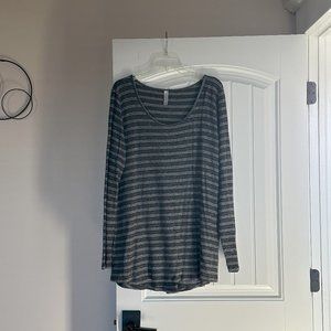 LuLaRoe Lynnae Long Sleeve Shirt 2XL